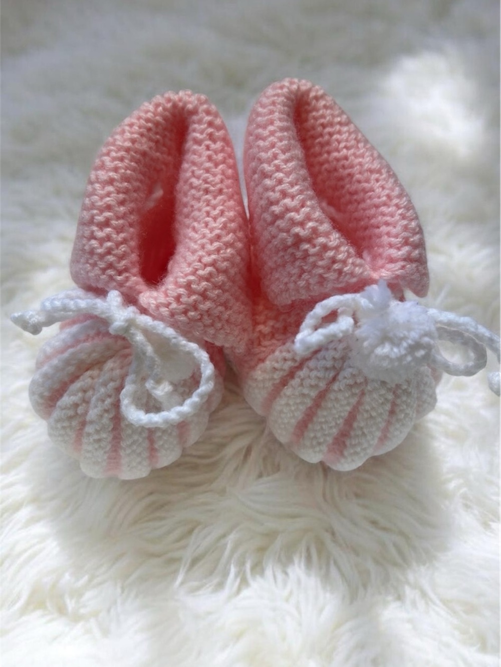 Vintage knit baby booties